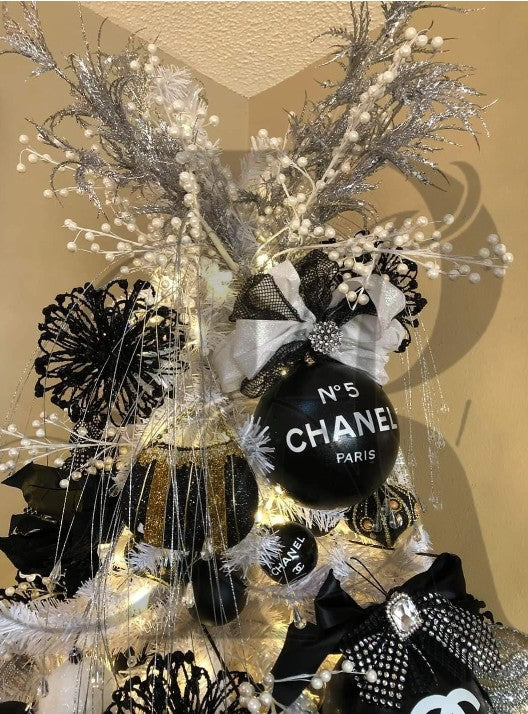 Luxury Custom Christmas Ornaments – Personalized Elegant Holiday Décor