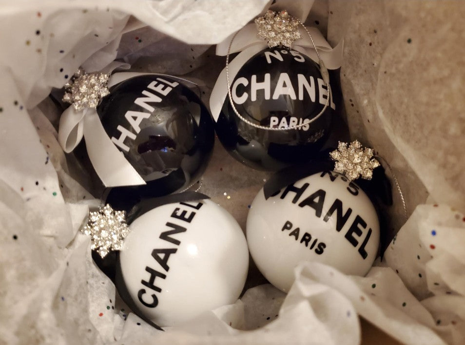 Luxury Custom Christmas Ornaments – Personalized Elegant Holiday Décor