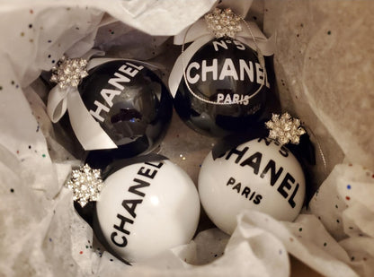 Luxury Custom Christmas Ornaments – Personalized Elegant Holiday Décor