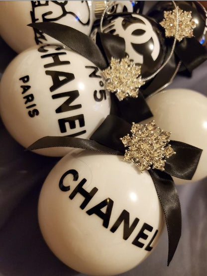 Luxury Custom Christmas Ornaments – Personalized Elegant Holiday Décor
